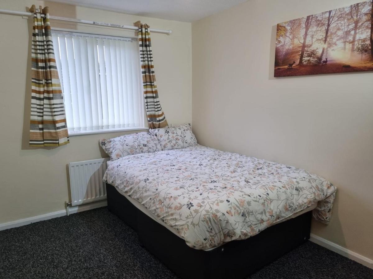 Nice Residential Within Easy Reach Of Town Манчестер Экстерьер фото
