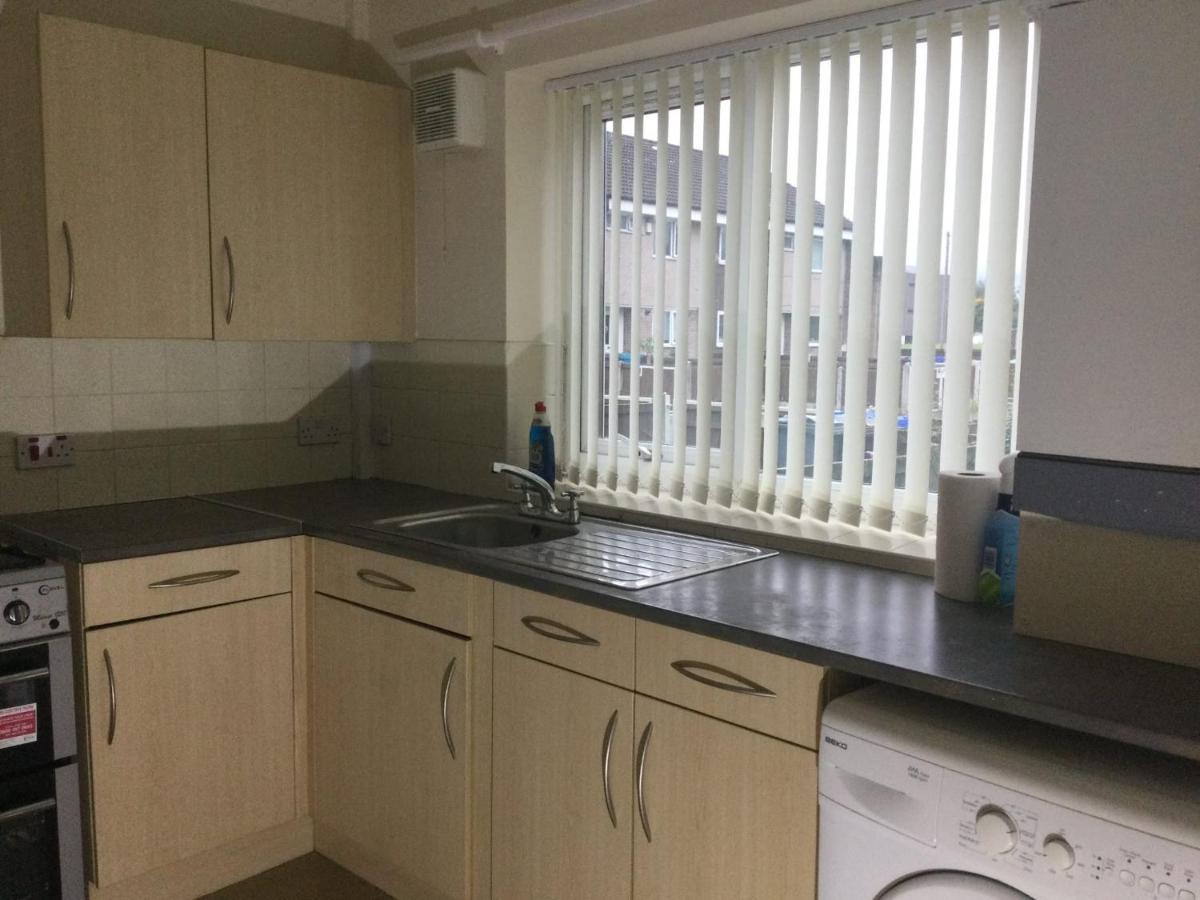 Nice Residential Within Easy Reach Of Town Манчестер Экстерьер фото