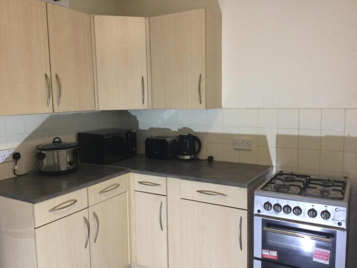 Nice Residential Within Easy Reach Of Town Манчестер Экстерьер фото