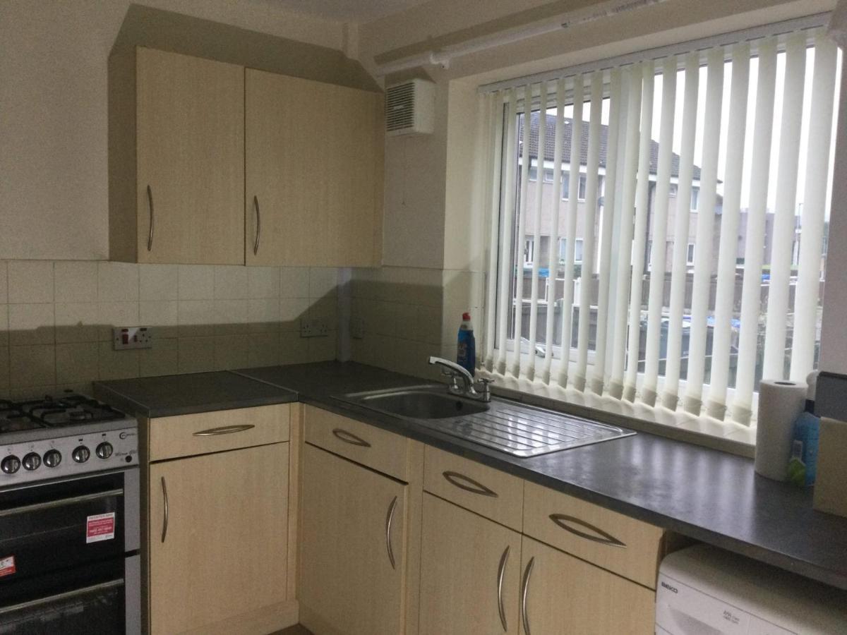 Nice Residential Within Easy Reach Of Town Манчестер Экстерьер фото